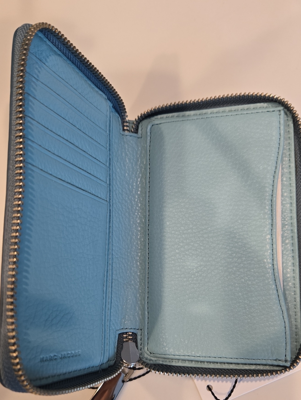 Marc Jacobs Light Blue Zip-Around Card Holder Wallet - Picture 4 of 5